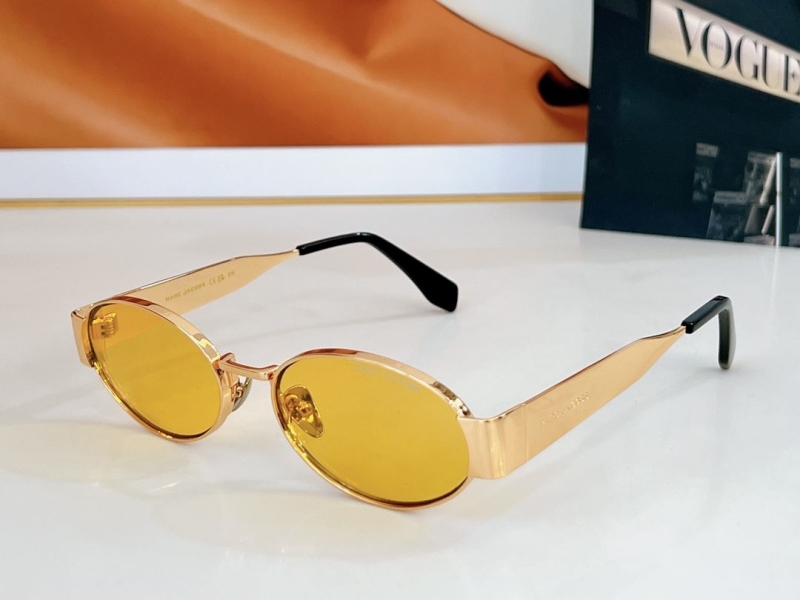 MARC JACOBS